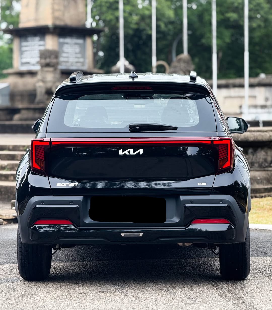 KIA Sonet X-Line 1.0 Turbo Petrol DCT - Image 9